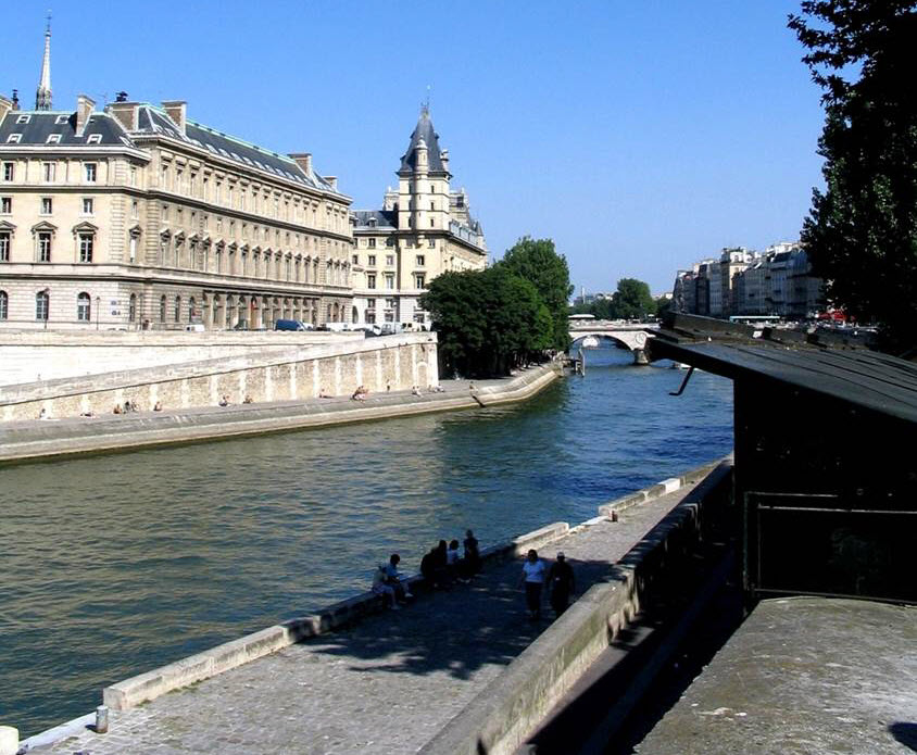 Houseboat Rentals Paris Seine River